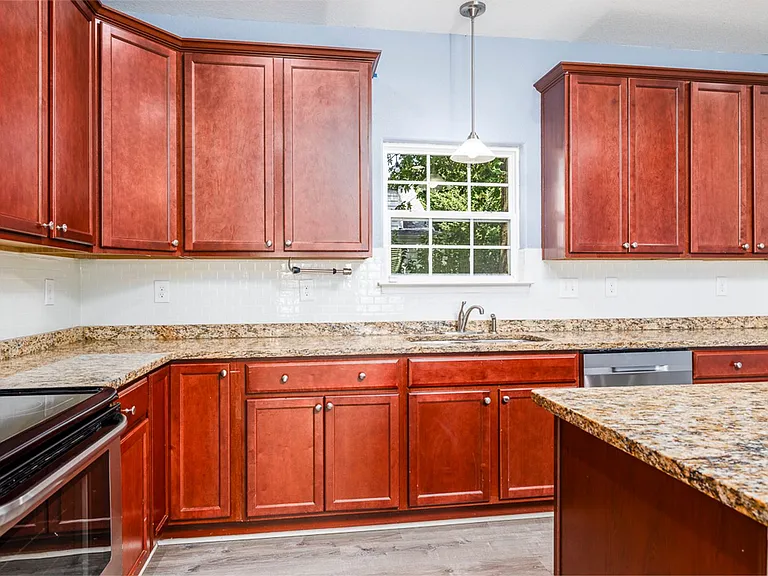 7713 Cortlandt Pl — Photo 19