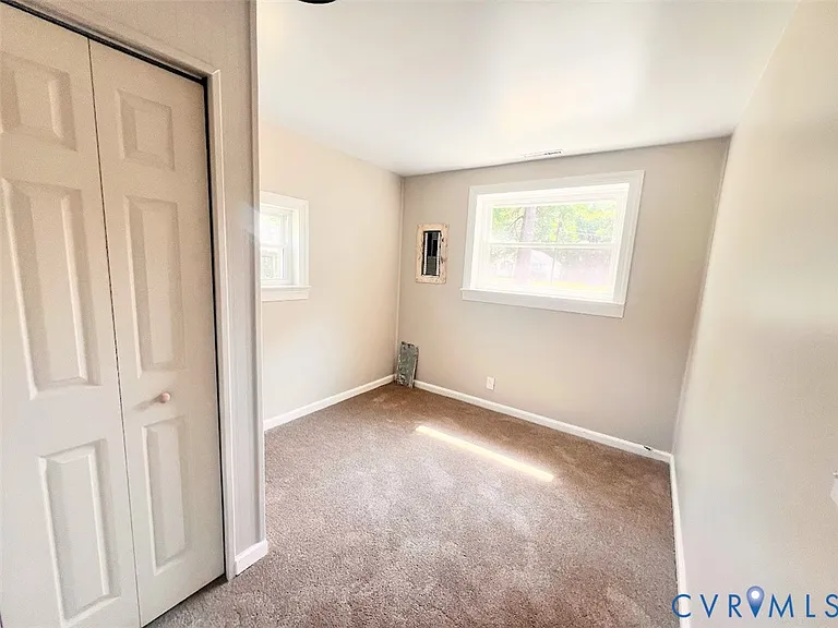1144 E Normandale Ave — Photo 8