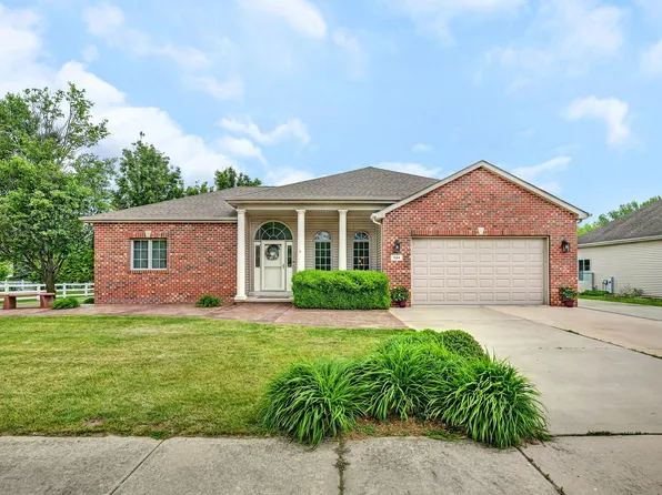 944 W 1st St, Braidwood, IL 60408