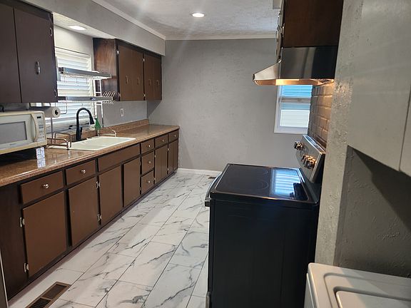 3rd image of 106 Palmer Rd