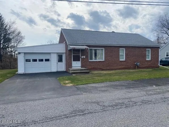 15 Braintree Street, Albany, NY 12205