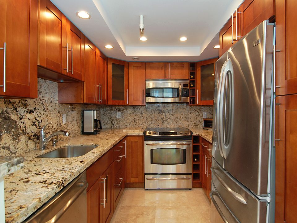 1st image of 20225 NE 34th Ct APT 414