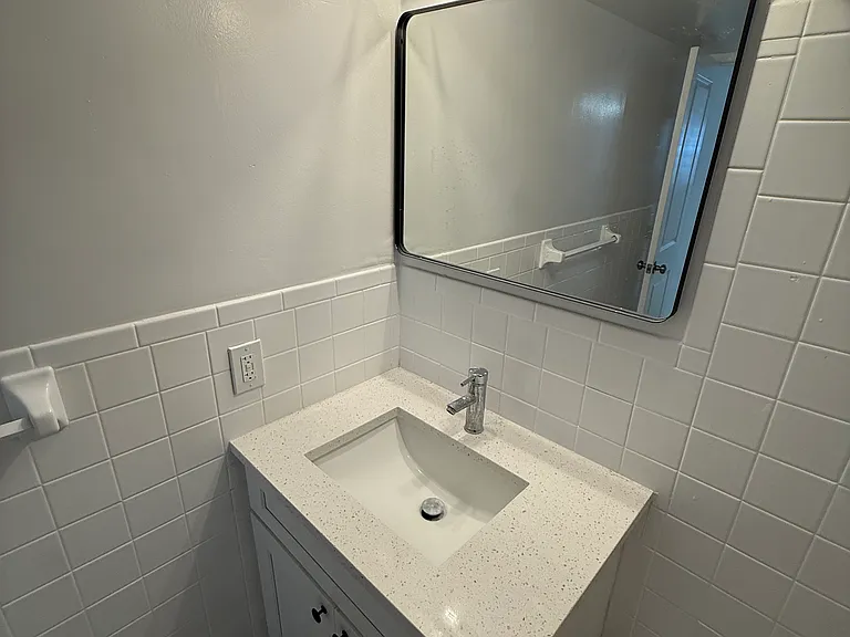 230 Danube Ave #103 — Photo 15