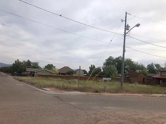 3rd image of 2 S Canyon Rd