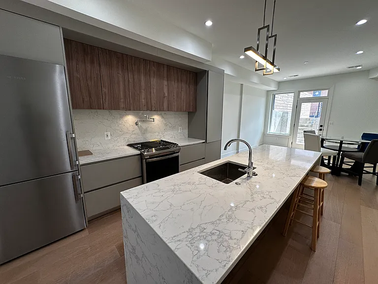 517 M St NE #1 — Photo 10