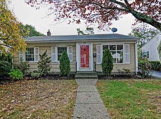 25 Anama Ave, Rumford, RI 02916