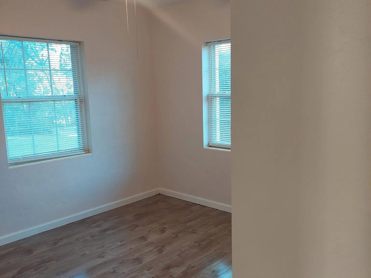 4 bed, 1074 sqft, $1,600 — Photo 2