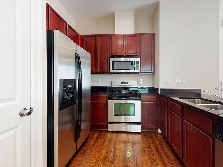 3826 Center St — Photo 27