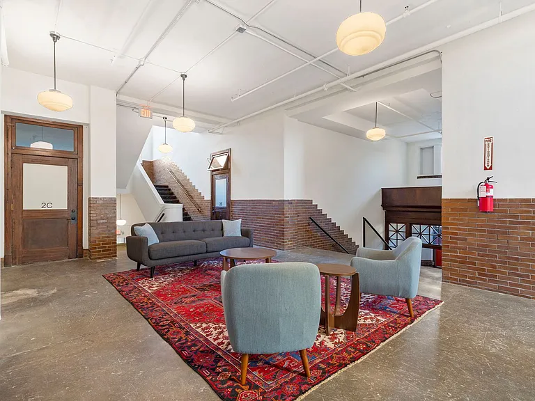 1409 N Washington Ave — Photo 6