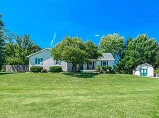 13630 Clover Lake Dr, Chardon, OH 44024