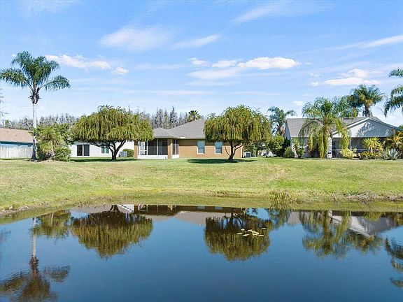 5th image of 30930 Iverson Dr