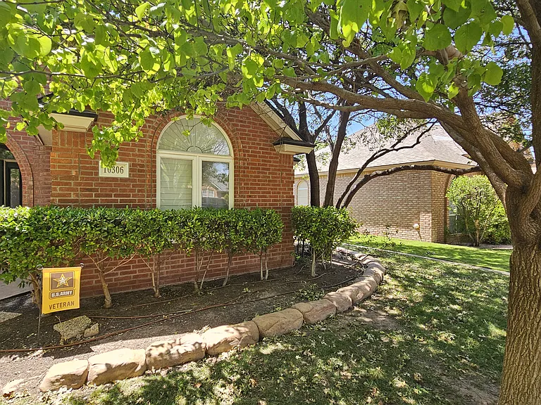 10306 York Ave — Photo 4