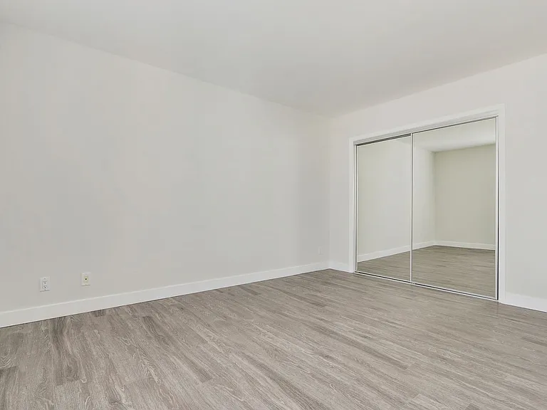 117 Pacific St. in Sant Monica - 1 block to the beach and Main St! — Photo 28