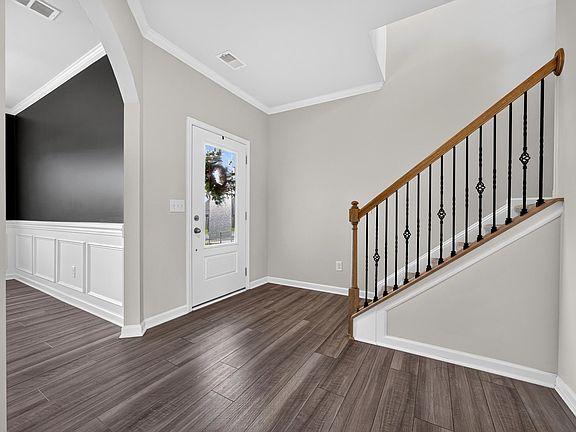 4th image of 307 Broom St