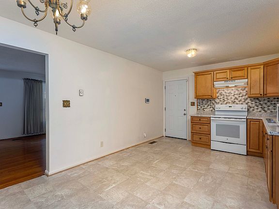 5th image of 7833 Opal Dr