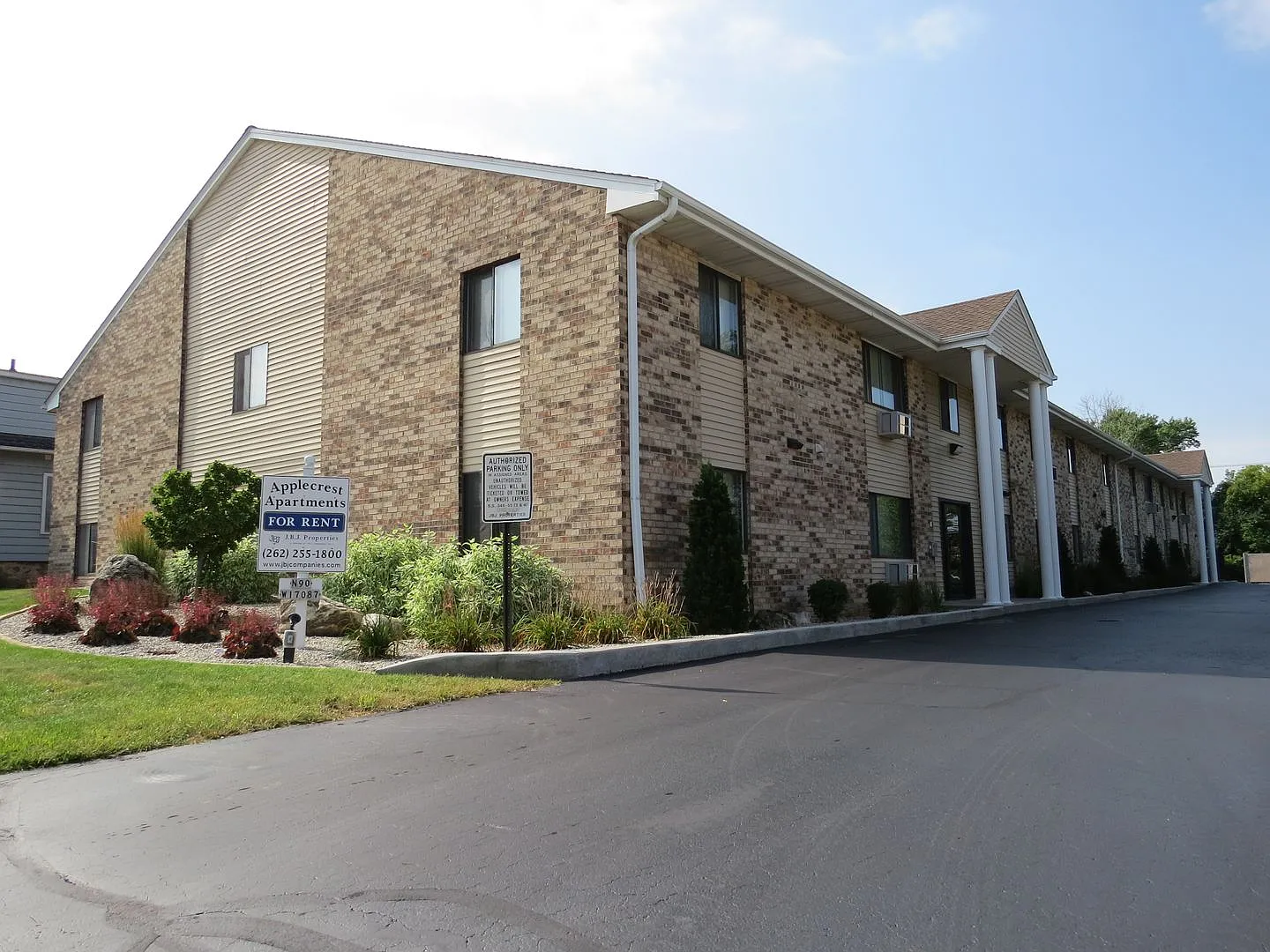 Applecrest Apartments — Photo 3