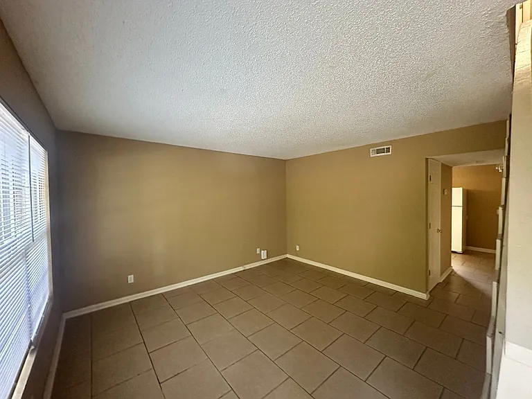 1305 Breckenridge Dr #9 — Photo 6