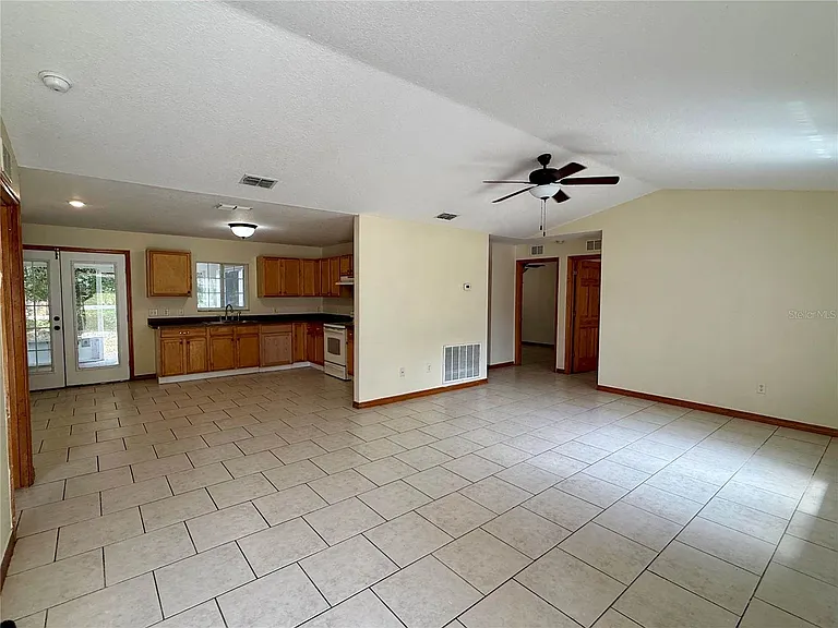 41 Pine Cir — Photo 2