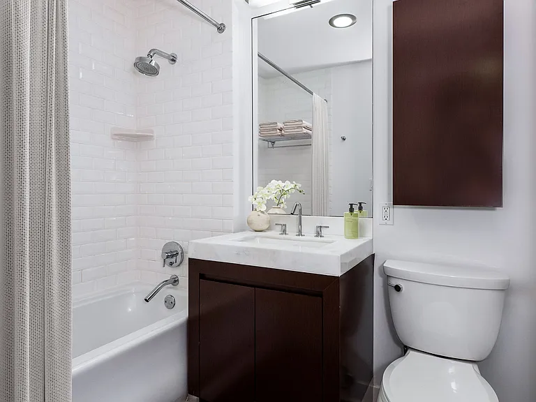 37 W 21st St #205 — Photo 6