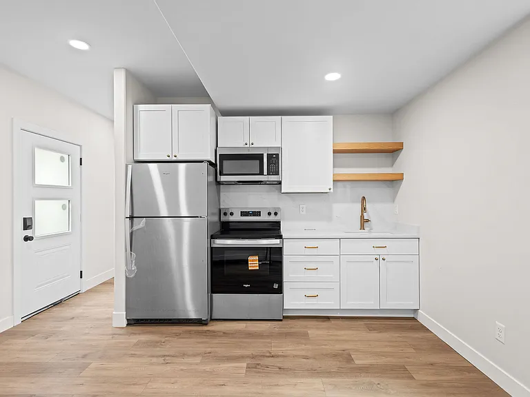 71 E Ashley Ave #B — Photo 6