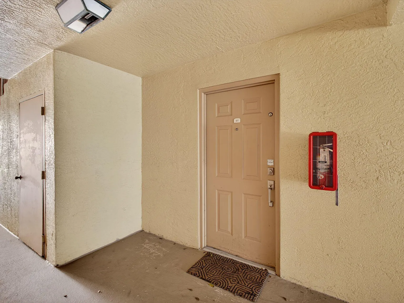 4211 — Photo 3