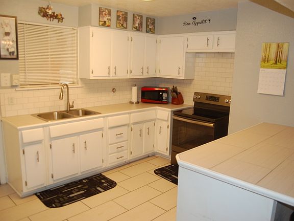 2nd image of 1001 Patricia St