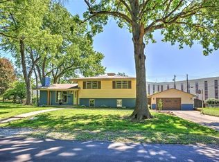 2525 S Ellison Way, Independence, MO 64055