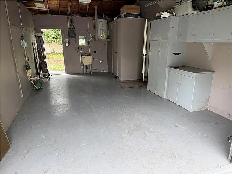 2236 Morningside Dr — Photo 10