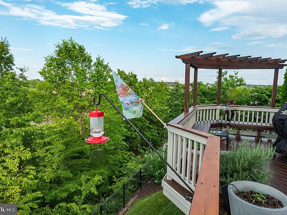 3rd image of 10466 Manns Harbor Ct