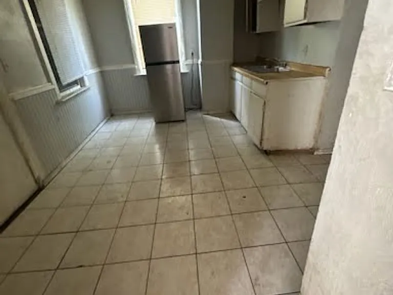 2421 S 5th Pl — Photo 2