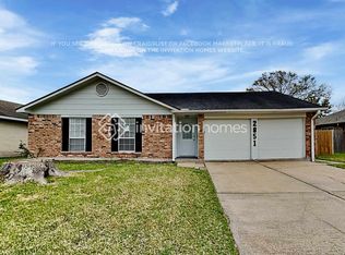 2851 Pilgrims Point Dr, Webster, TX 77598