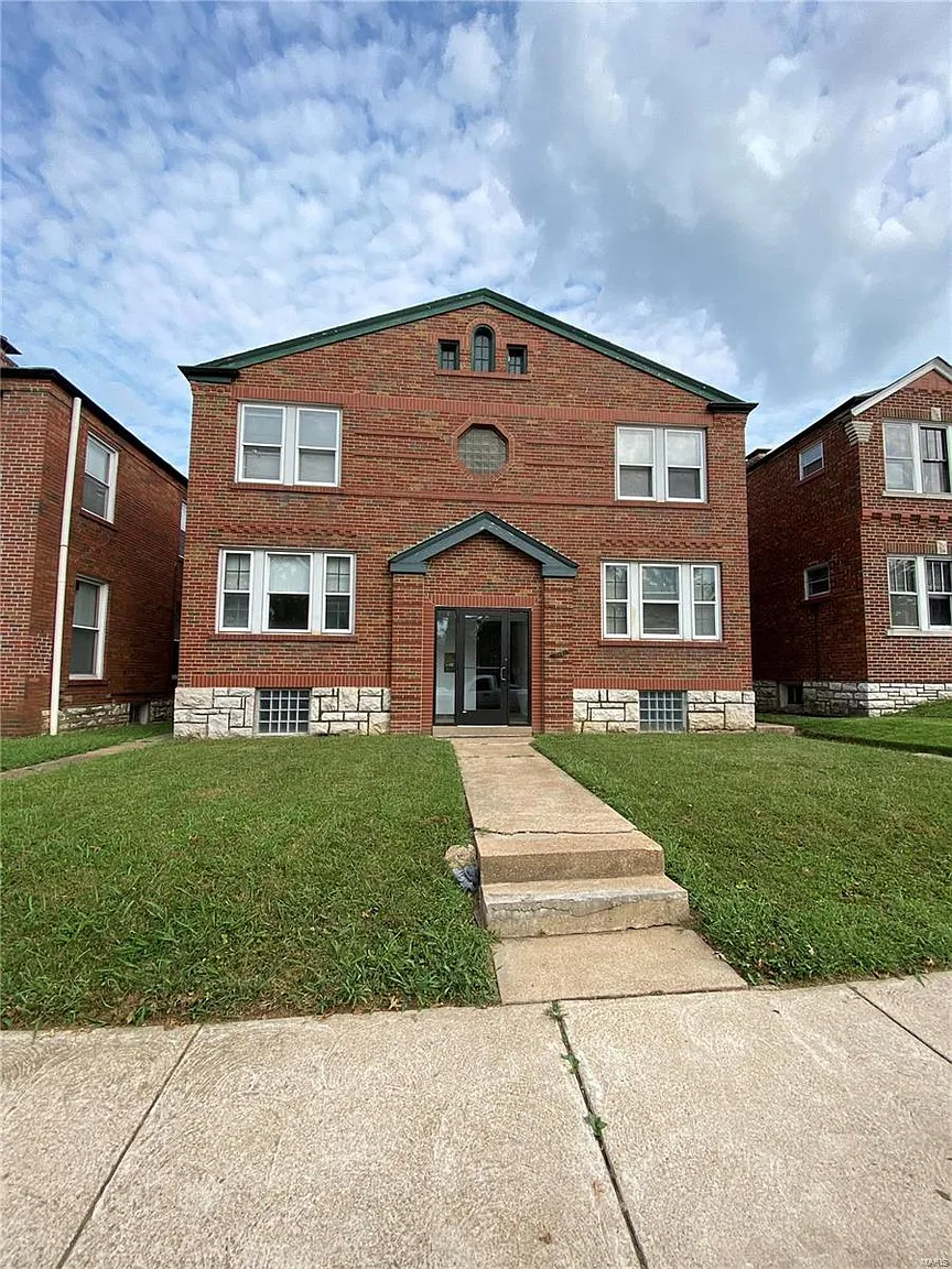 8828 Riverview Blvd #1N photo 1
