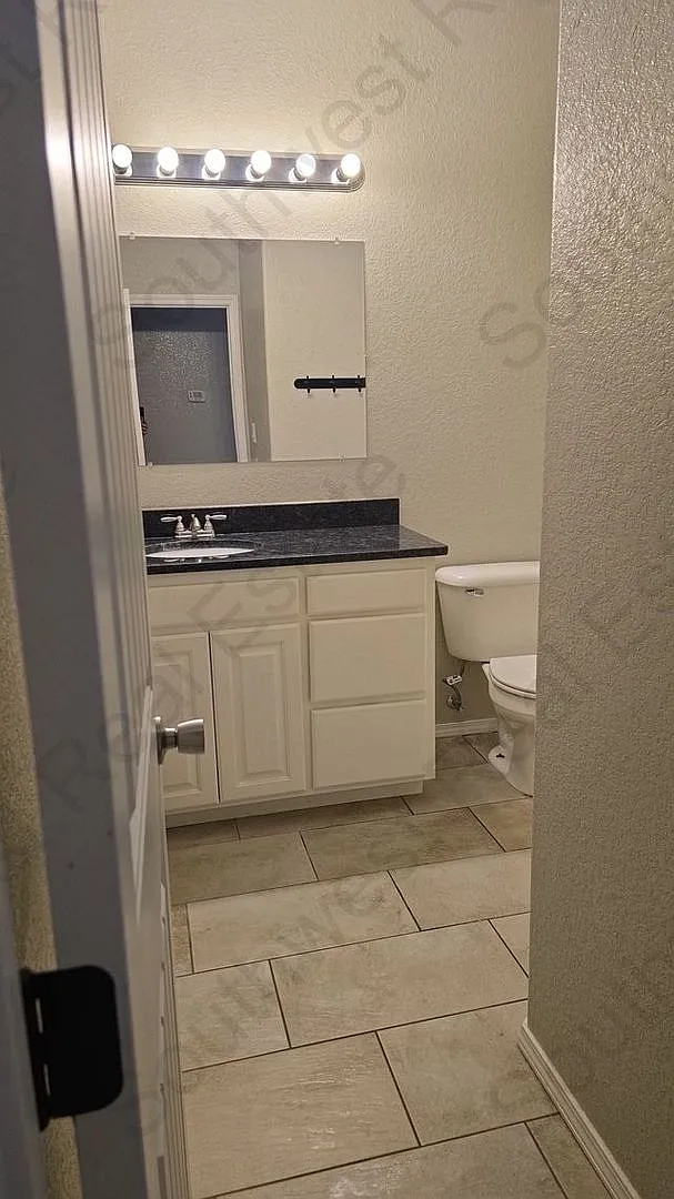 Beautiful 3 bedroom 2 bath home — Photo 4