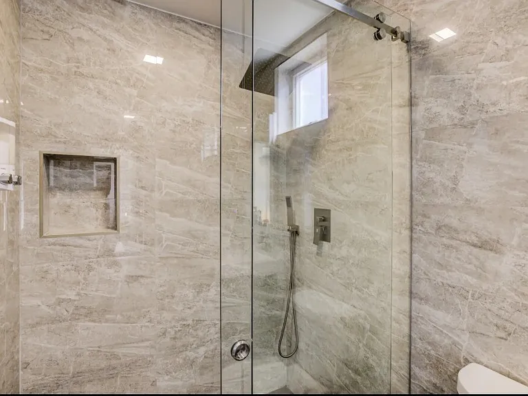 2335 Market St — Photo 19