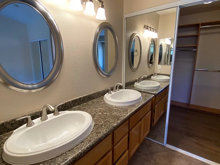 12488 Creekview Dr — Photo 13