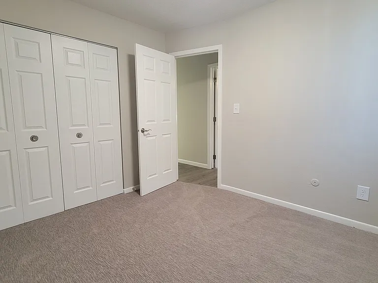 Sheraton Place Apartments — Photo 7