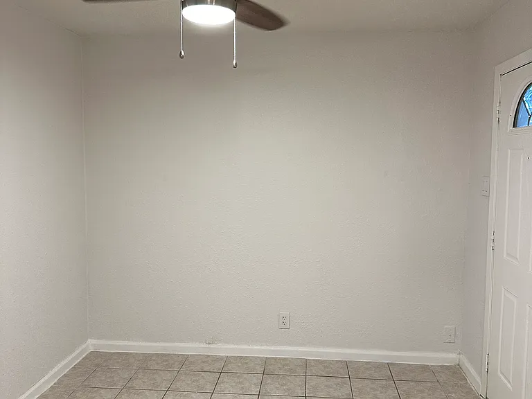 1221 Welch St #1 — Photo 6