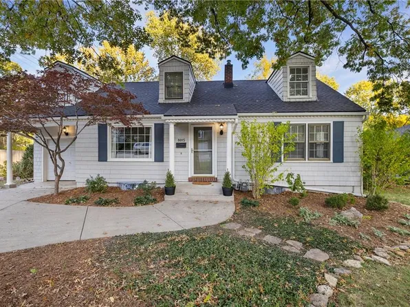 8015 Canterbury St, Prairie Village, KS 66206