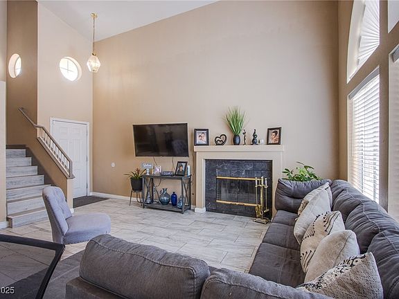 3rd image of 1933 Orchard Valley Dr