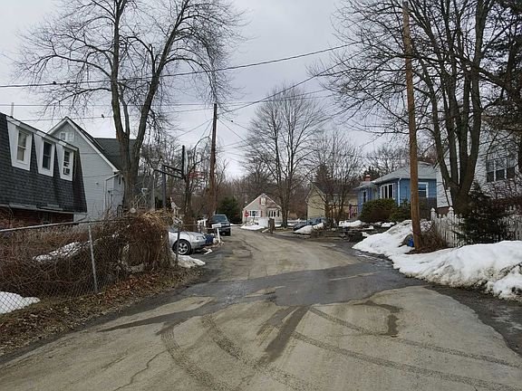 4th image of 53 Lake Dr