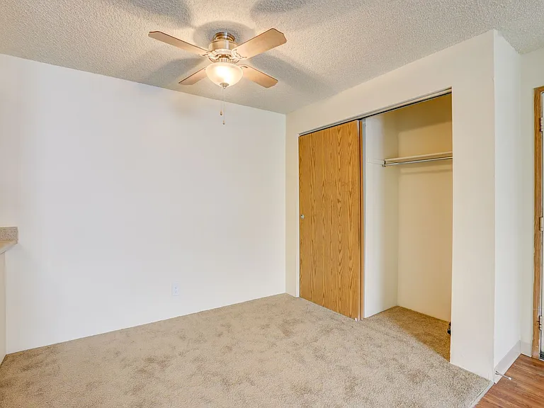 Americana Lakewood Apartments — Photo 63