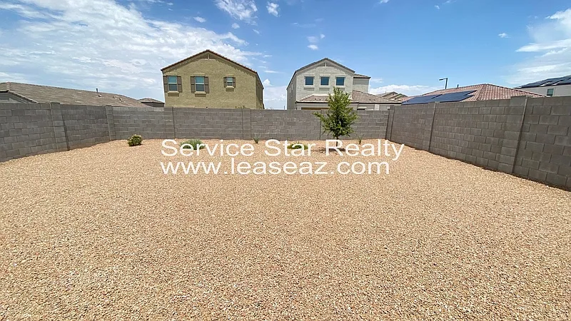 3 bed, 2.0 bath, 1372 sqft, $1,695 — Photo 4