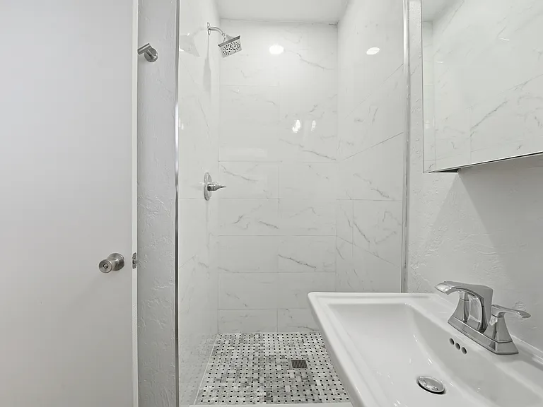 412 SE 16th St #3A — Photo 22