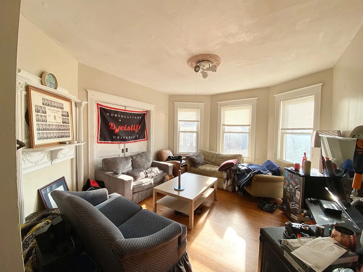 6 bed, $8,100 — Photo 3