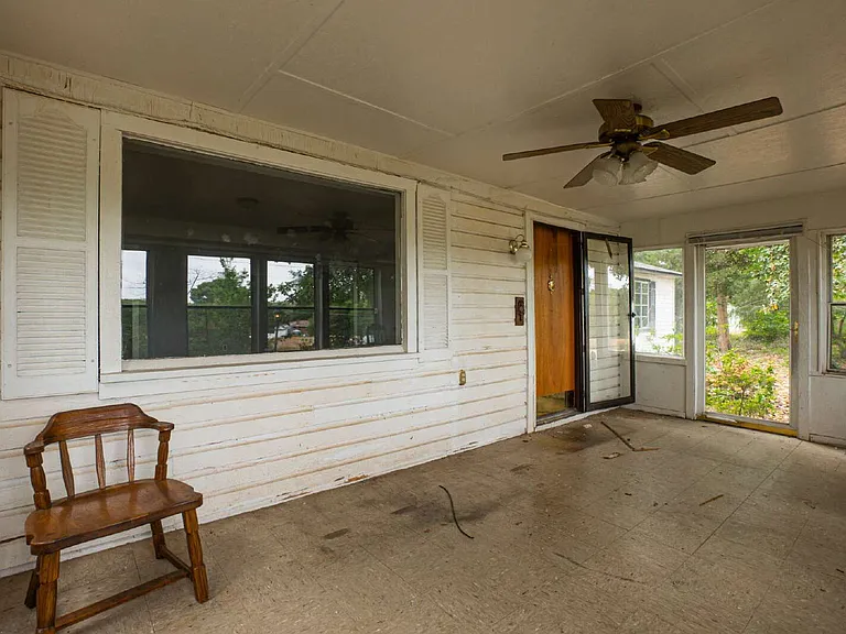 5570 Keith Rd — Photo 6