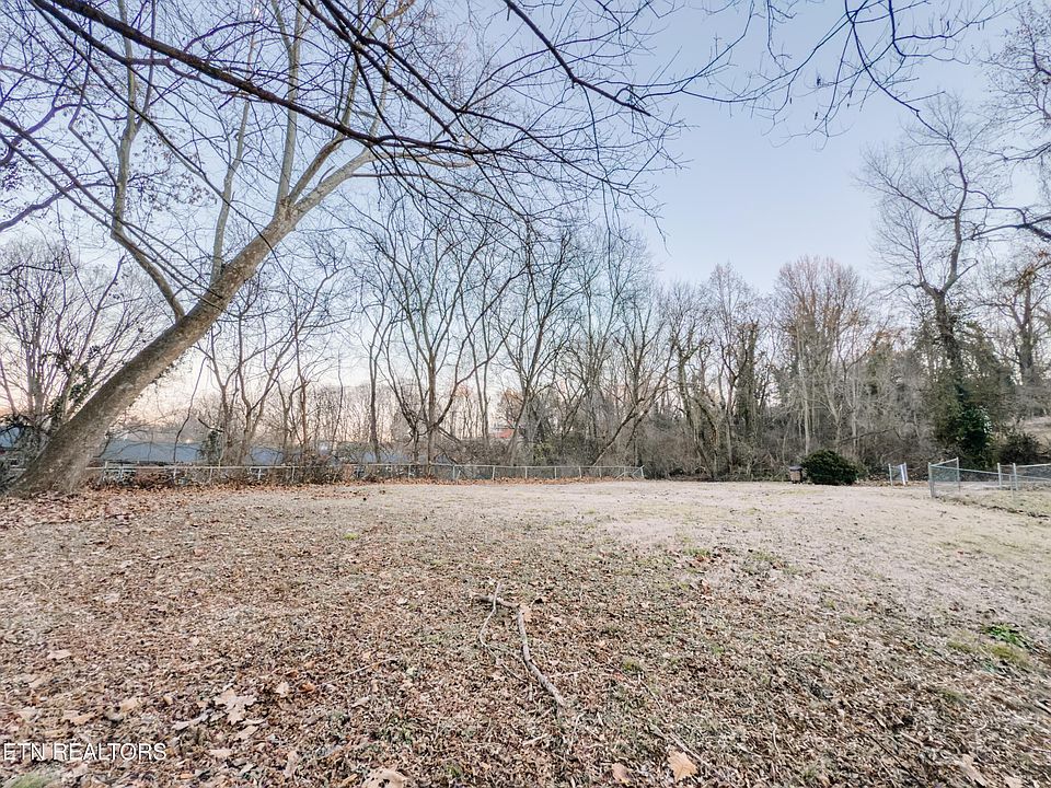 2nd image of 2017 Amherst Ave
