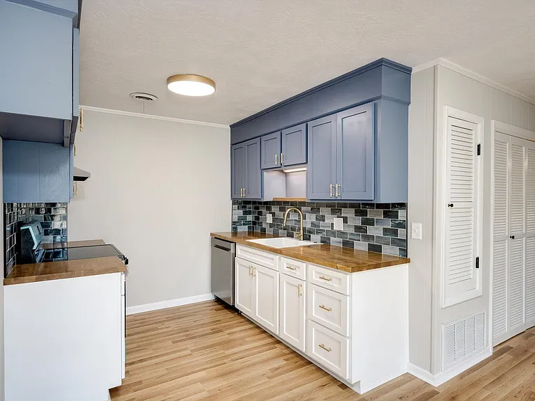 254 Hinman Dr — Photo 13