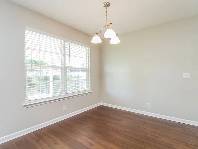 1609 London Gardens Ct — Photo 5