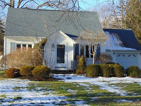 3rd image of 4031 Crescent Dr