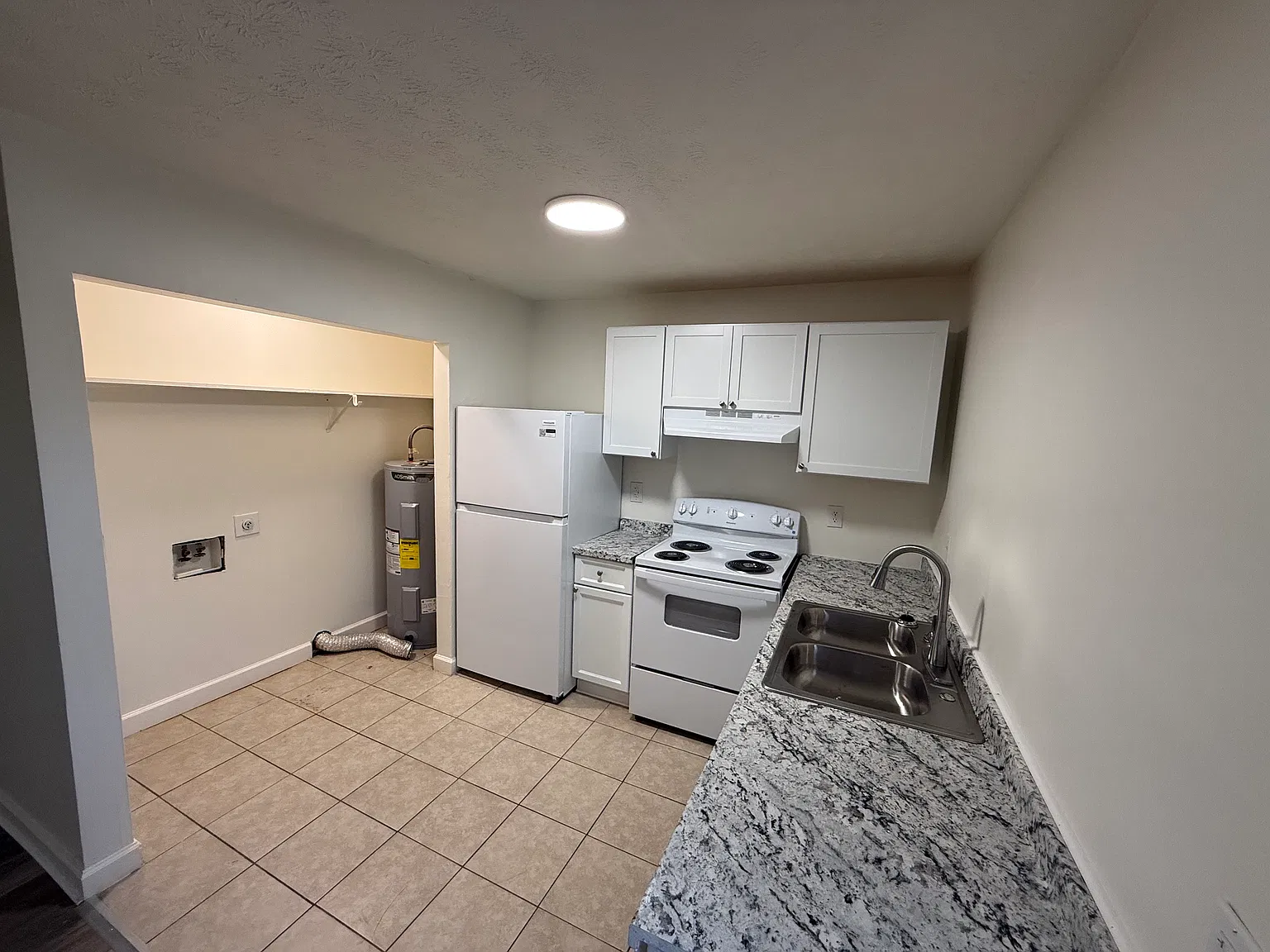 2 bed, 800 sqft, $845 — Photo 2